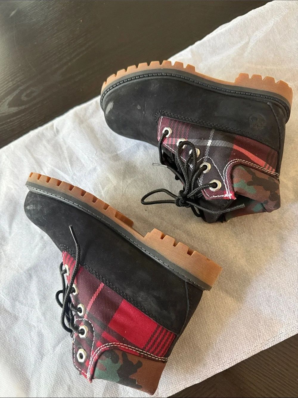 Timberland 6-Inch Heritage WaterProof Kids Camo-Trim Black Ankle Boots